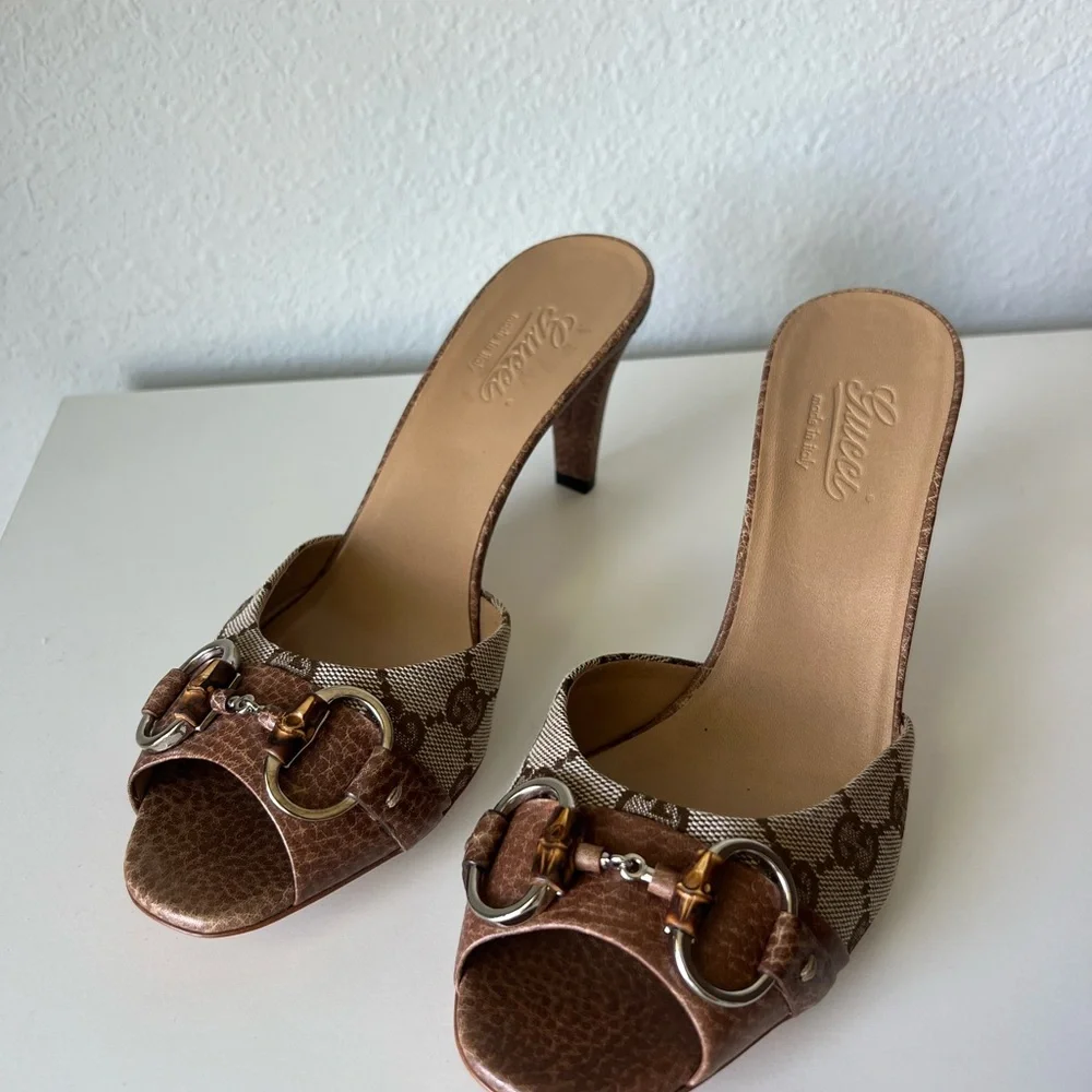Gucci Brown Kitten Heel Shoes with Bow Detail - Picture 3 of 10